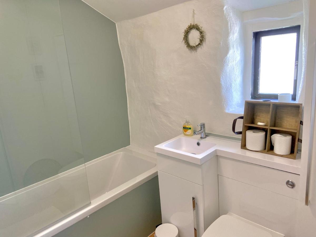 Idyllic Cornish Cottage, Superking Bed, Private Garden Dogs Welcome Truro Exteriör bild